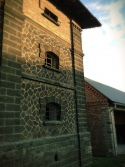 Návrh fasády statku v Křovicích - Detail fasády okolních historických budov